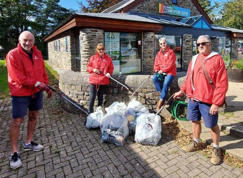 Braunton Labour members picking litter